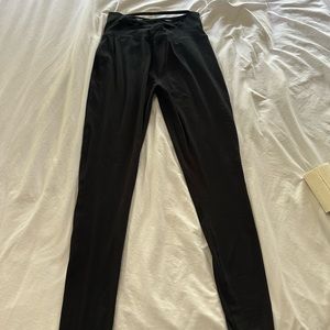 Bombshell Criss Cross Back Leggings